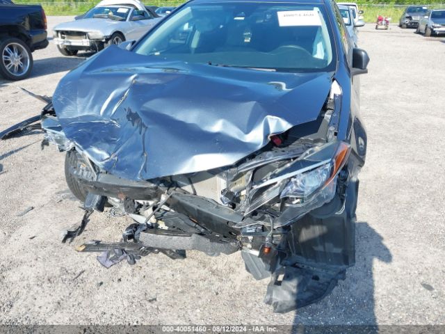 2T1BURHE5JC976106 Toyota COROLLA L