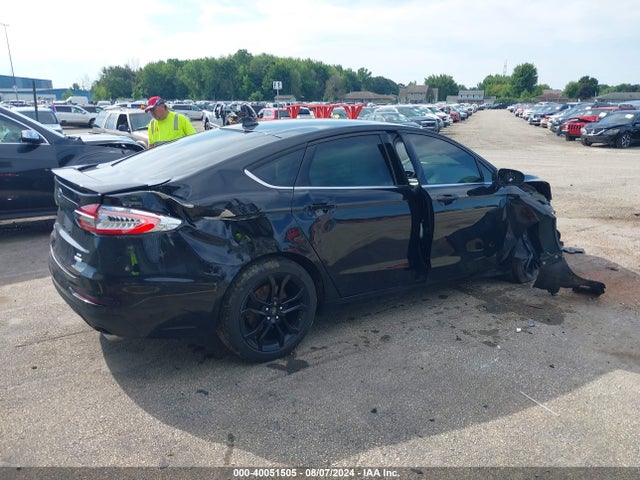 Ford FUSION SE 2019 3FA6P0HD2KR214509 Image 4
