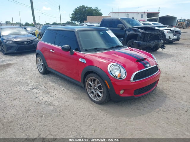 2010 MINI COOPER S WMWMF7C57ATX44661 Photo 0