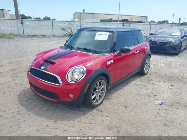 2010 MINI COOPER S WMWMF7C57ATX44661 Photo 1