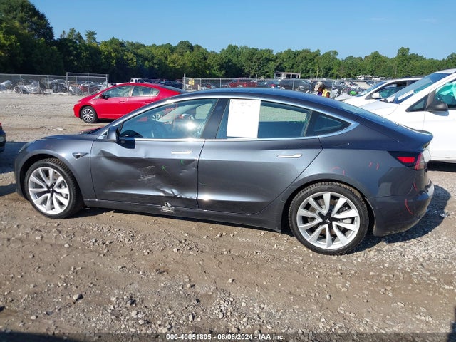 Tesla Model 3 Long Range/mid Range 2018 5YJ3E1EA8JF017718 Image 14