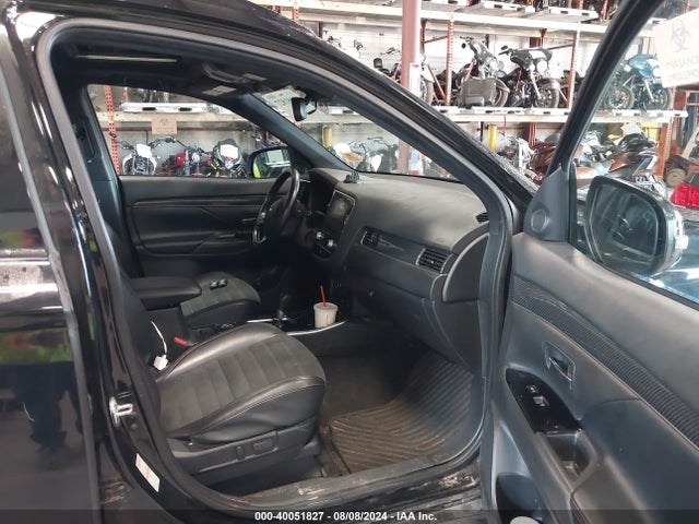 2020 MITSUBISHI OUTLANDER JA4AZ3A35LZ015592 Photo 4