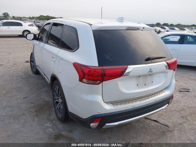 2017 MITSUBISHI OUTLANDER JA4AD3A39HZ041490 Photo 2
