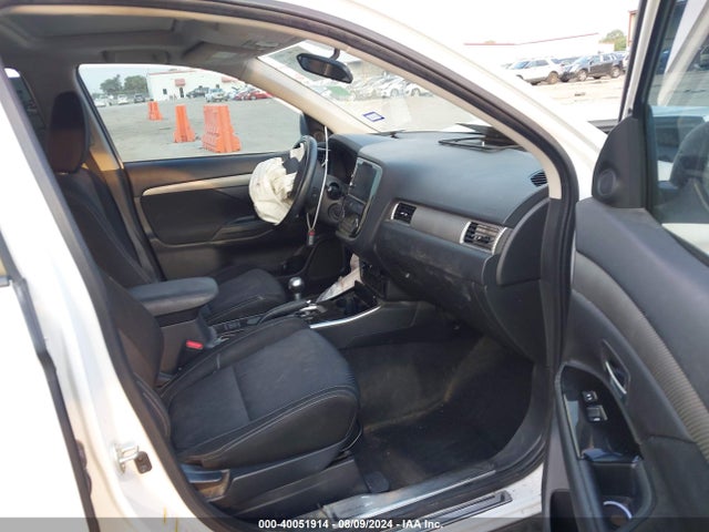 2017 MITSUBISHI OUTLANDER JA4AD3A39HZ041490 Photo 4