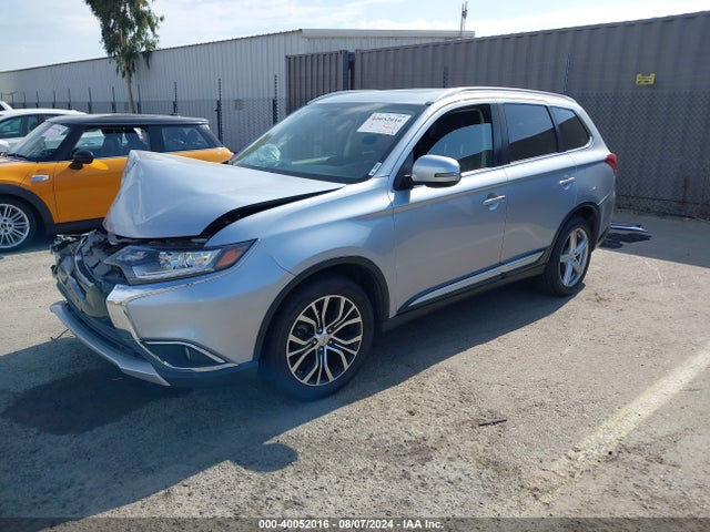 JA4AD3A33HZ052047 Mitsubishi Outlander Se/sel
