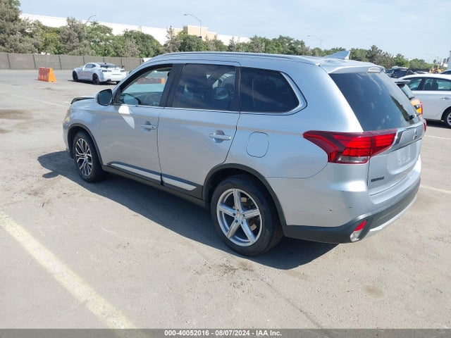 JA4AD3A33HZ052047 Mitsubishi Outlander Se/sel