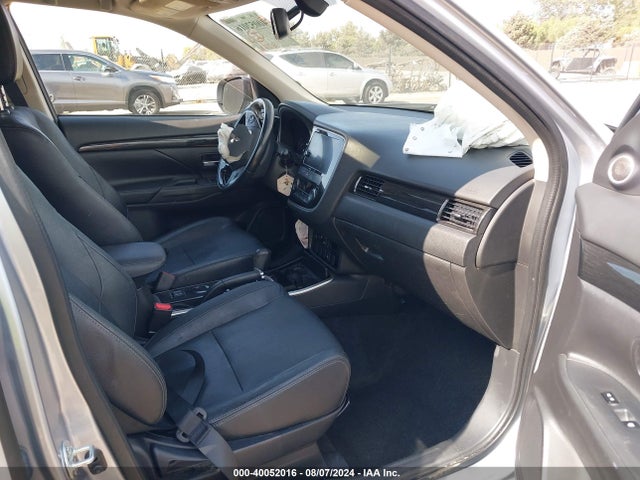 JA4AD3A33HZ052047 Mitsubishi Outlander Se/sel