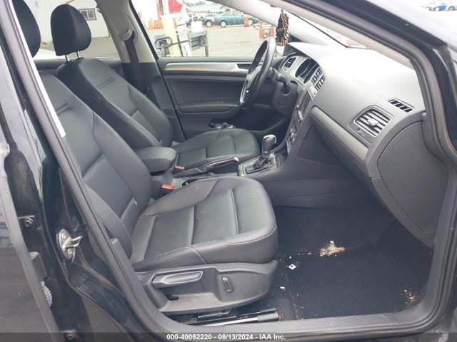 3VWC17AU2GM523562 Volkswagen Golf Sportwagen Tsi Limited Edition