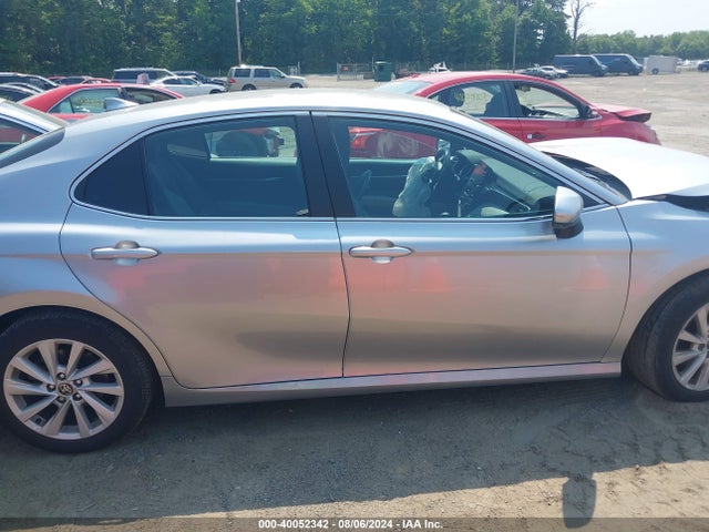 Toyota CAMRY LE 2022 4T1C11AK0NU670238 Image 12
