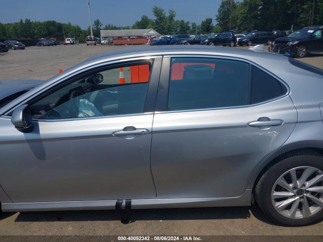 Toyota CAMRY LE 2022 4T1C11AK0NU670238 Image 13