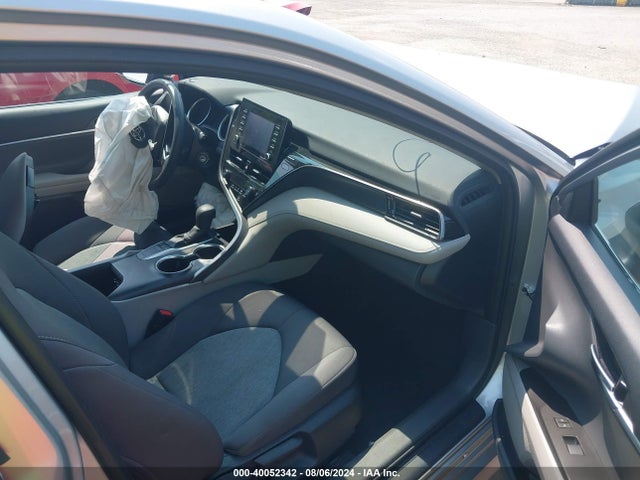 Toyota CAMRY LE 2022 4T1C11AK0NU670238 Image 5