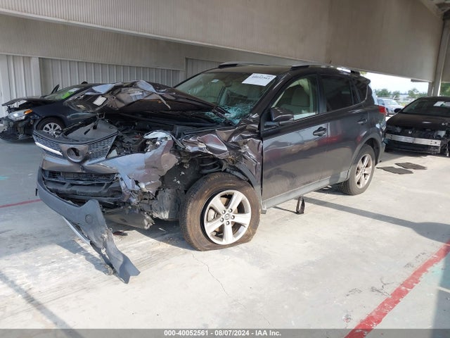 Toyota Rav4 Xle 2015 JTMWFREV4FJ035290 Image 2