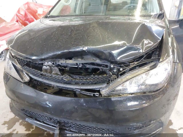 2C4RC1CG2PR597388 Chrysler Voyager Lx