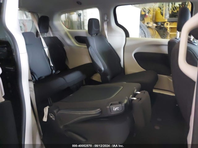 2C4RC1CG2PR597388 Chrysler Voyager Lx
