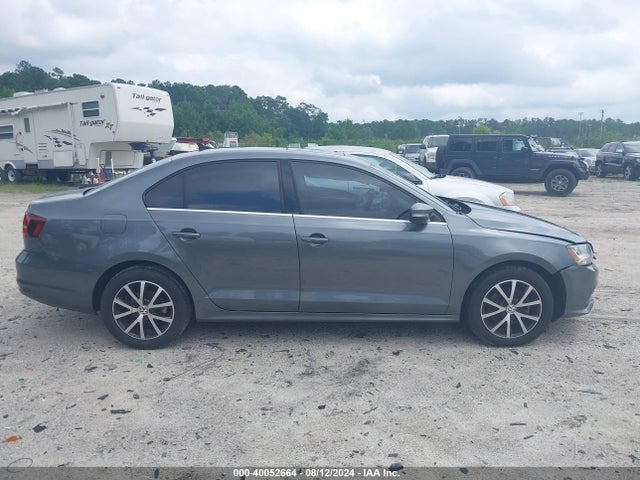 3VWDB7AJ4JM239297 Volkswagen Jetta 1.4t Se/1.4t Wolfsburg Edition