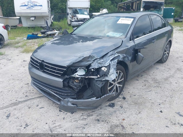 3VWDB7AJ4JM239297 Volkswagen Jetta 1.4t Se/1.4t Wolfsburg Edition