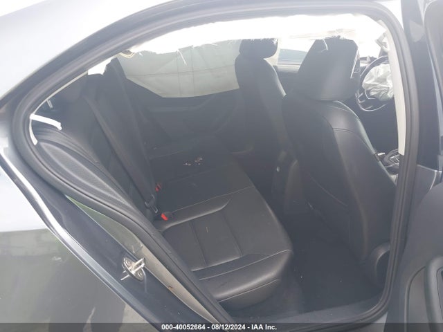 3VWDB7AJ4JM239297 Volkswagen Jetta 1.4t Se/1.4t Wolfsburg Edition