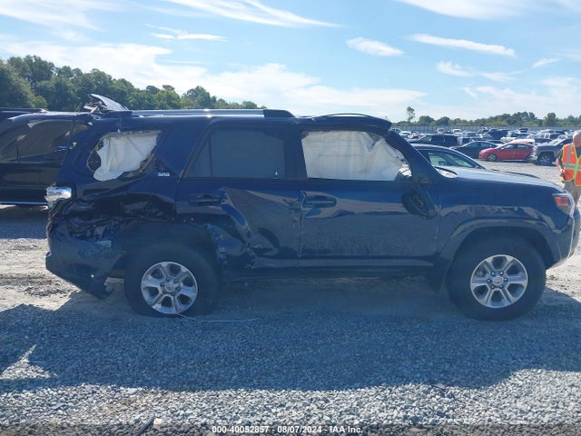 Toyota 4RUNNER SR5 2024 JTEEU5JR8R5308839 Image 13