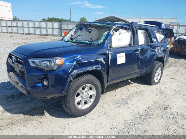 Toyota 4RUNNER SR5 2024 JTEEU5JR8R5308839 Image 2