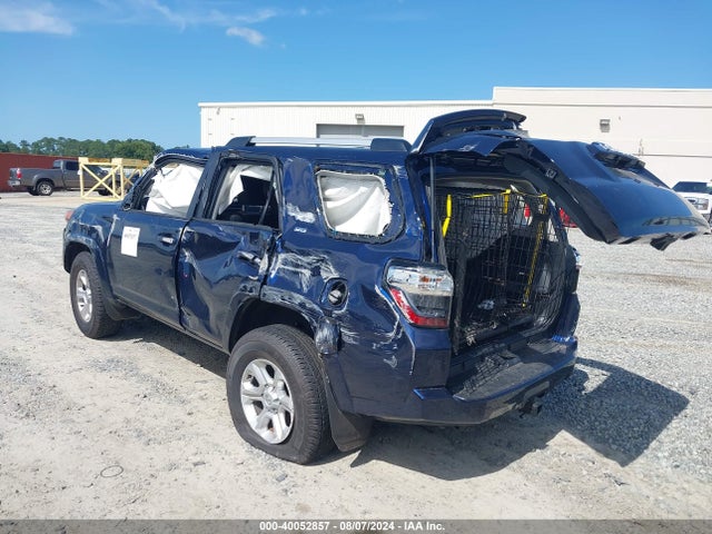 Toyota 4RUNNER SR5 2024 JTEEU5JR8R5308839 Image 3