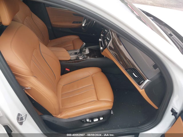 WBAJA7C38HG903822 BMW 530i Xdrive