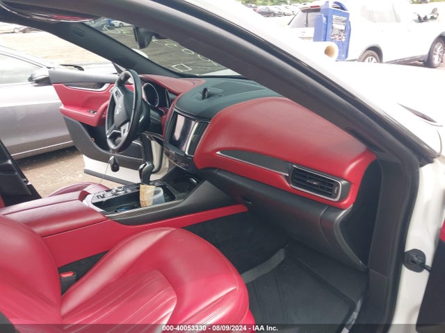 ZN661XUL0HX246715 Maserati Levante