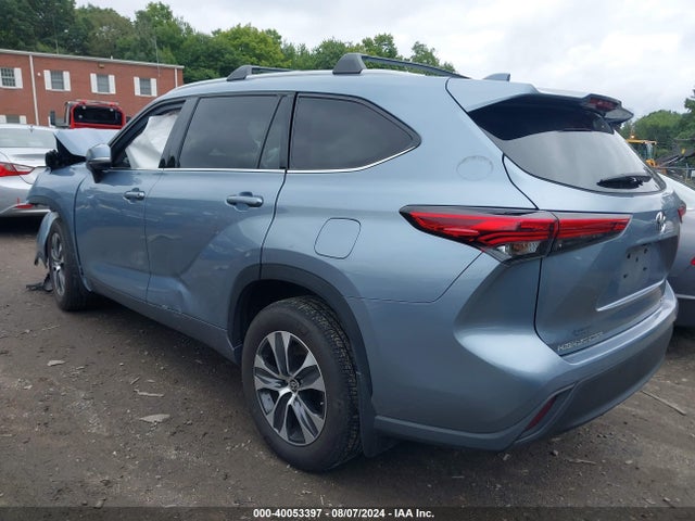 Toyota Highlander Xle 2022 5TDHZRBH6NS219470 Image 3