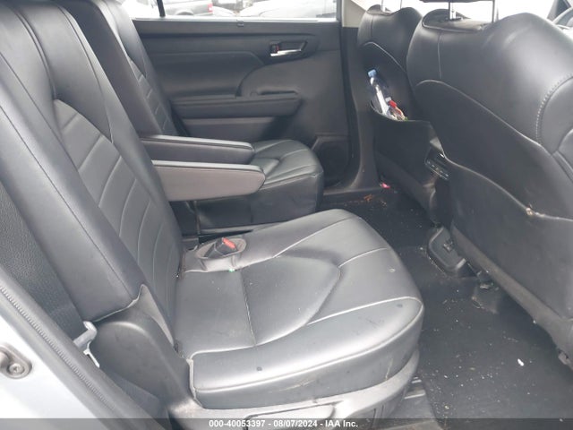 Toyota Highlander Xle 2022 5TDHZRBH6NS219470 Image 8