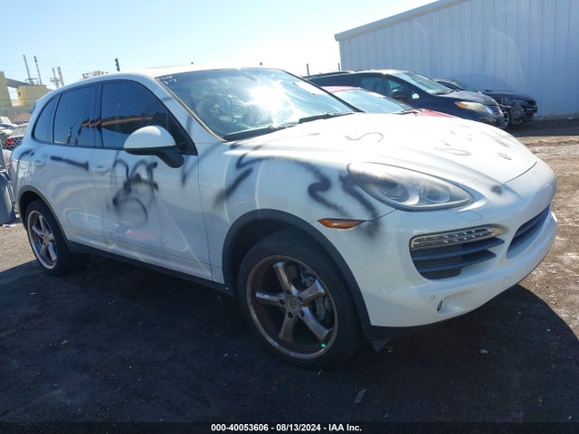 2011 PORSCHE CAYENNE WP1AB2A2XBLA55761 Photo 0
