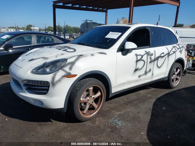 2011 PORSCHE CAYENNE WP1AB2A2XBLA55761 Photo 1