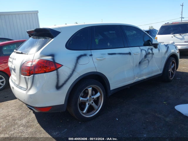 2011 PORSCHE CAYENNE WP1AB2A2XBLA55761 Photo 3