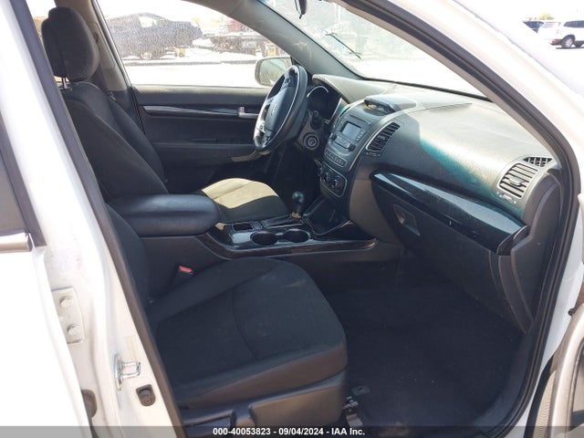 KIA Sorento Lx V6 2015 5XYKT4A77FG620575 Image 5