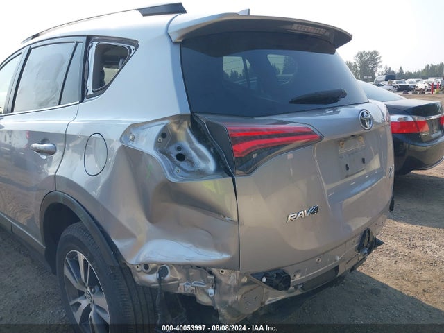 Toyota Rav4 Xle 2018 JTMRFREV6JJ220706 Image 6