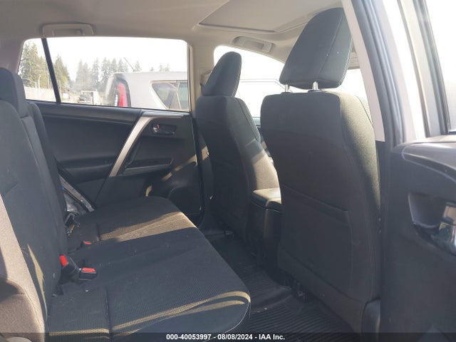 Toyota Rav4 Xle 2018 JTMRFREV6JJ220706 Image 8