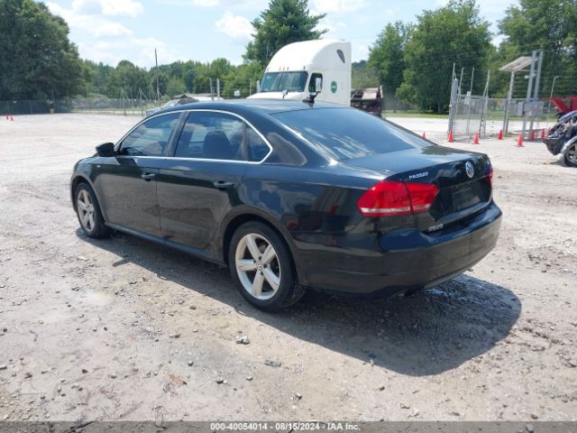 1VWAT7A31EC042676 Volkswagen Passat 1.8t Wolfsburg Edition