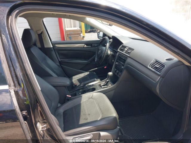 1VWAT7A31EC042676 Volkswagen Passat 1.8t Wolfsburg Edition