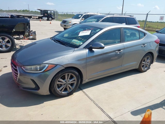 Hyundai ELANTRA SE 2017 KMHD84LF2HU242483 Image 2