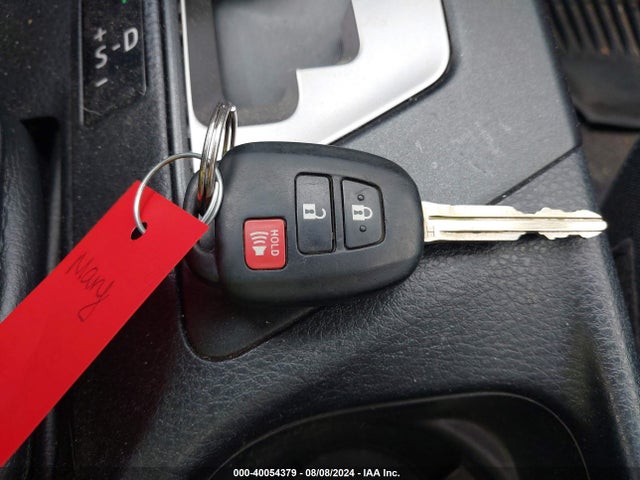Toyota Rav4 Xle 2017 JTMRFREV9HJ706663 Image 11