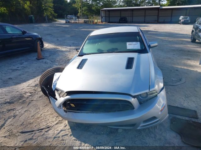 1ZVBP8CFXE5225777 Ford Mustang Gt Premium