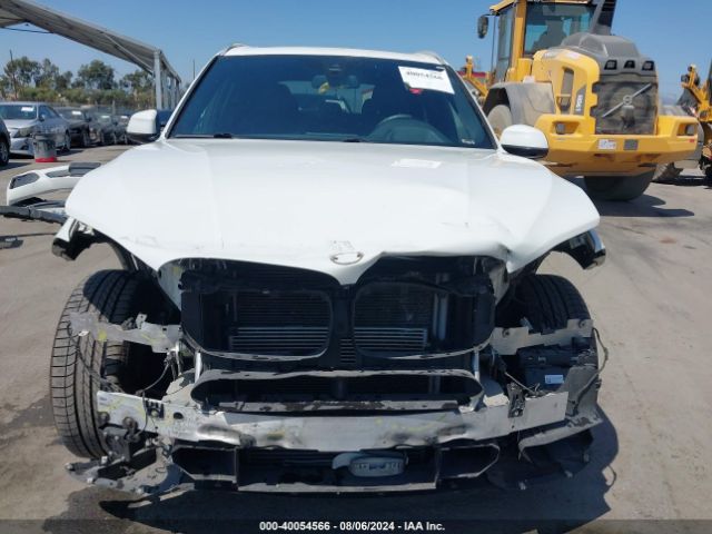 5UXKT0C50J0W00802 BMW X5 Xdr40e
