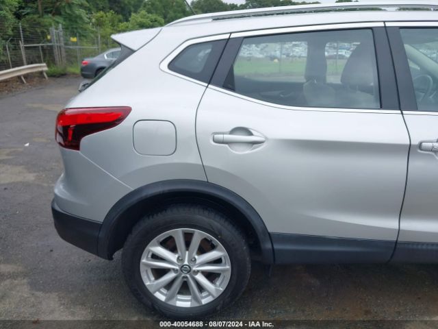 JN1BJ1CR9KW310883 Nissan Rogue Sport Sv