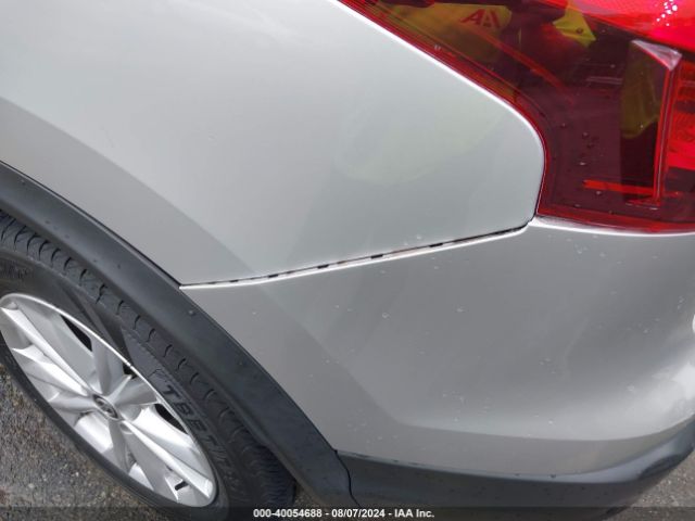 JN1BJ1CR9KW310883 Nissan Rogue Sport Sv