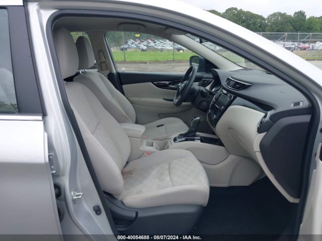 JN1BJ1CR9KW310883 Nissan Rogue Sport Sv