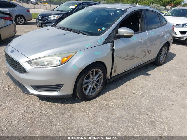 Ford FOCUS SE 2015 1FADP3F25FL207472 Image 2