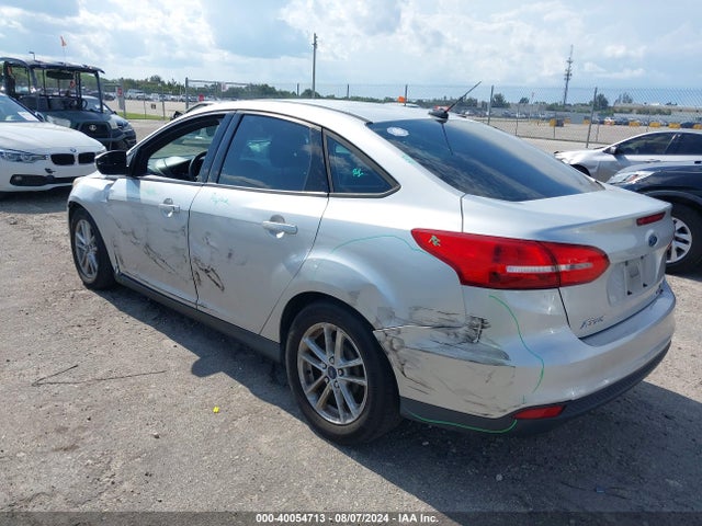 Ford FOCUS SE 2015 1FADP3F25FL207472 Image 3