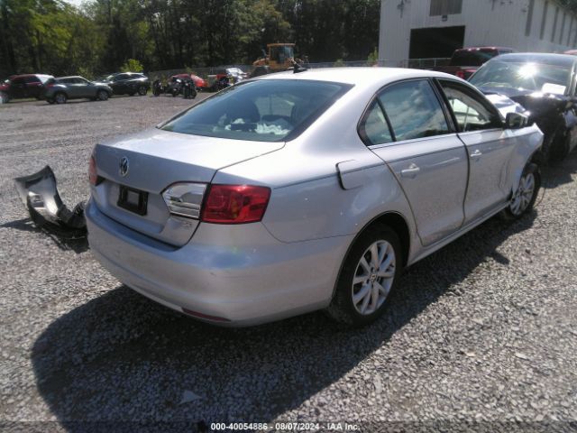 3VWD17AJ8EM330856 Volkswagen JETTA SE