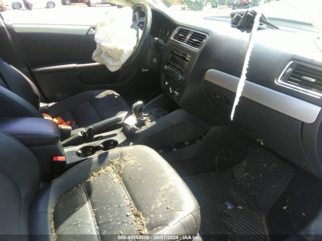 3VWD17AJ8EM330856 Volkswagen JETTA SE
