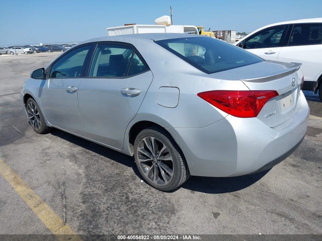 Toyota COROLLA SE 2017 5YFBURHE6HP686693 Image 3