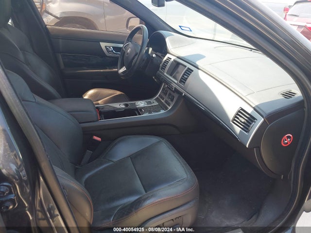 2015 JAGUAR XF SAJWA0F77F8U63289 Photo 4