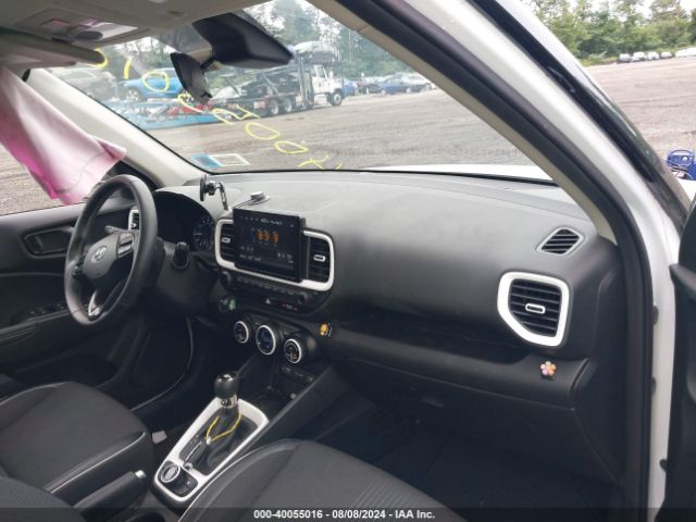 2022 HYUNDAI VENUE KMHRC8A39NU165854 Photo 4